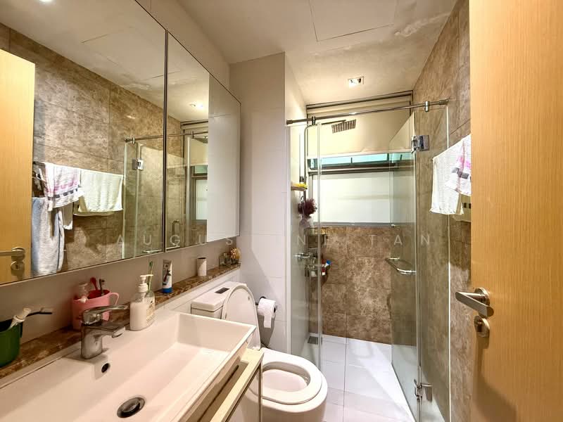 Eight Courtyards, 18 Canberra Drive, 3 Bedrooms, 1,141 sqft, Condominium For Rent, by Augustine Tan, 500149967 - Bathroom - PropertyGuru.com.sg