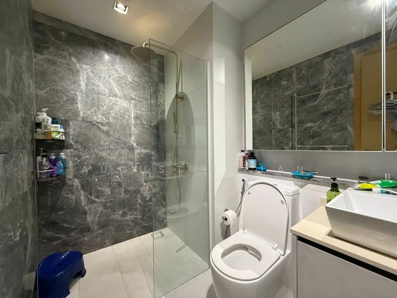 Eight Courtyards, 18 Canberra Drive, 3 Bedrooms, 1,141 sqft, Condominium For Rent, by Augustine Tan, 500149967 - Bathroom - PropertyGuru.com.sg