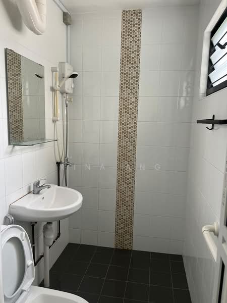 348 Ubi Avenue 1, 348 Ubi Avenue 1, Room Rental, 200 sqft, HDB Flat For Rent, by Rina Ang, 500149970 - Bathroom - PropertyGuru.com.sg