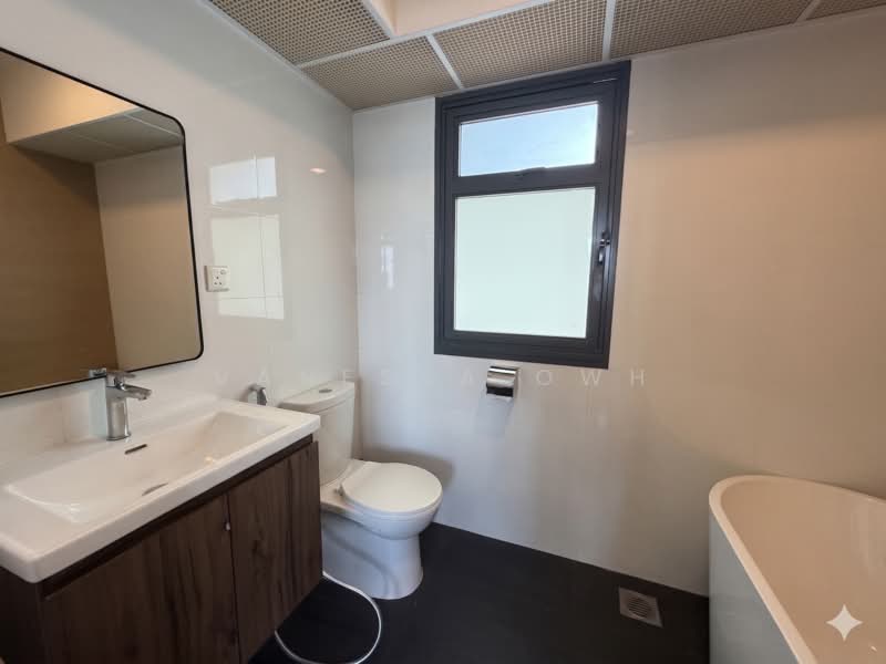 445A Clementi Avenue 3, 445A Clementi Avenue 3, 3 Bedrooms, 1,001 sqft, HDB Flat For Sale, by Vanessa Owh, 500149977 - Bathroom - PropertyGuru.com.sg