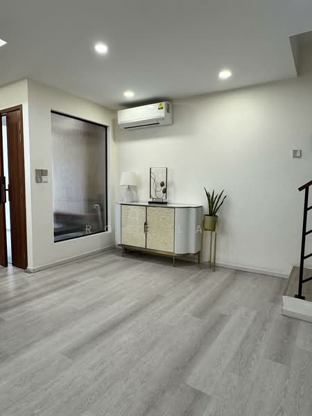 Terrace @ Sixth Ave, Sixth Avenue, 3 Bedrooms, 2,500 sqft, Terraced House For Sale, by Rose Lai, 500149979 - PropertyGuru.com.sg