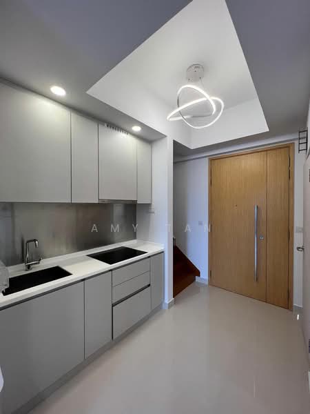Midtown Residences, 1189 Upper Serangoon Road, 2 Bedrooms, 883 sqft, Condominium For Sale, by Amy Tan, 500149981 - Kitchen - PropertyGuru.com.sg