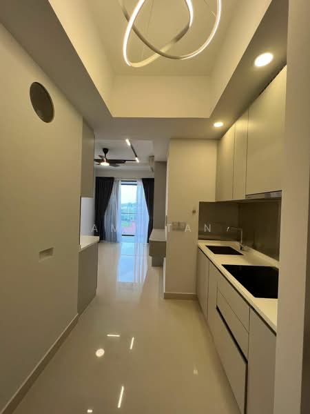 Midtown Residences, 1189 Upper Serangoon Road, 2 Bedrooms, 883 sqft, Condominium For Sale, by Amy Tan, 500149981 - Kitchen - PropertyGuru.com.sg