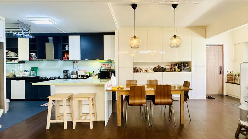 10C Bedok South Avenue 2, 10C Bedok South Avenue 2, 4 Bedrooms, 1,528 sqft, HDB Flat For Sale, by Paul Ang, 500149994 - Kitchen Dining. Paul Ang ERA 87897719 - PropertyGuru.com.sg