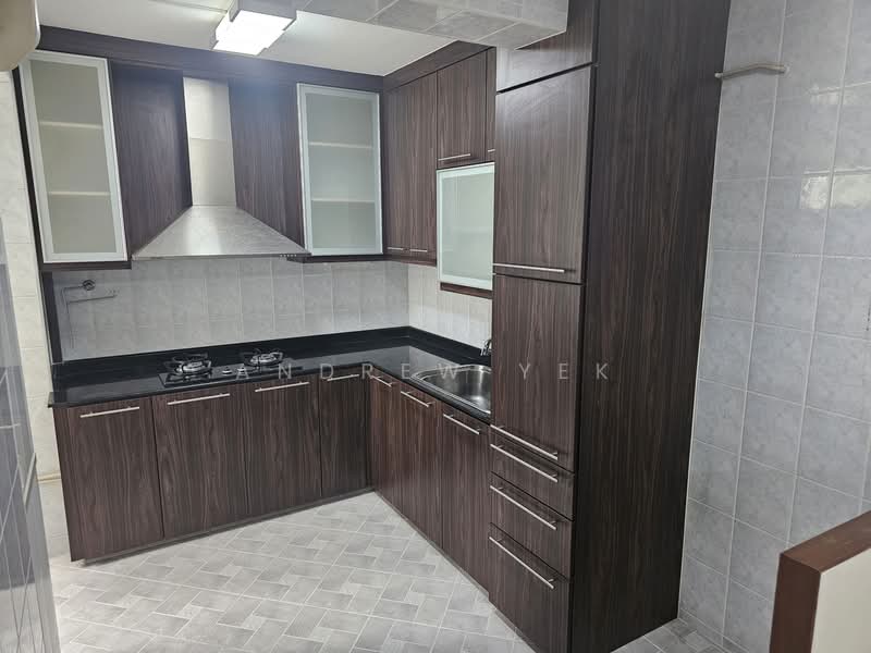 215 Lorong 8 Toa Payoh, 215 Lorong 8 Toa Payoh, 3 Bedrooms, 1,259 sqft, HDB Flat For Sale, by Andrew Yek, 500150005 - Kitchen - PropertyGuru.com.sg