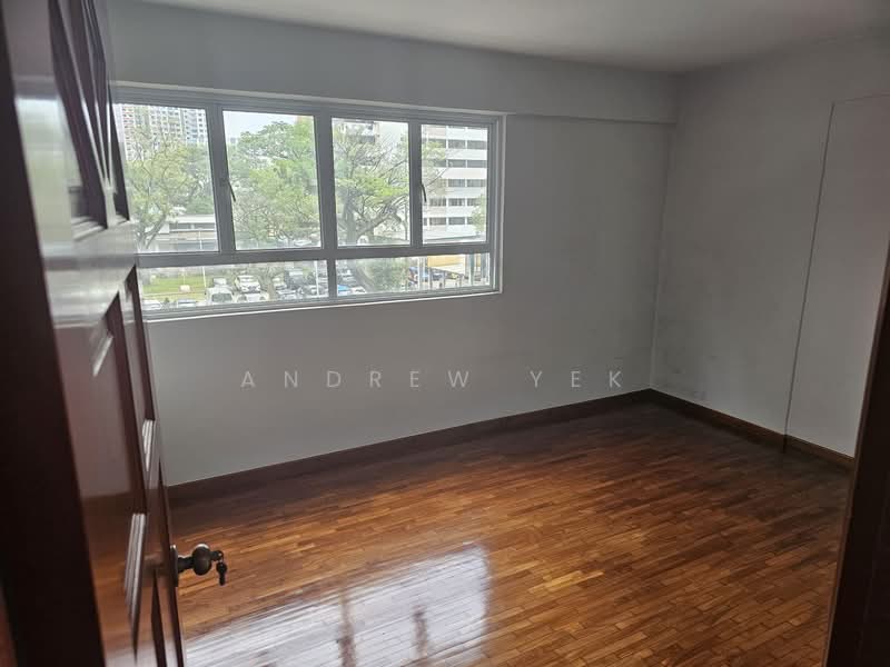 215 Lorong 8 Toa Payoh, 215 Lorong 8 Toa Payoh, 3 Bedrooms, 1,259 sqft, HDB Flat For Sale, by Andrew Yek, 500150005 - PropertyGuru.com.sg