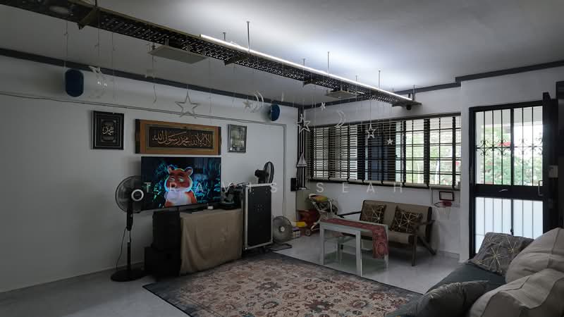 304 Serangoon Avenue 2, 304 Serangoon Avenue 2, 3 Bedrooms, 1,033 sqft, HDB Flat For Sale, by Travis Seah, 500150022 - Living Room - PropertyGuru.com.sg