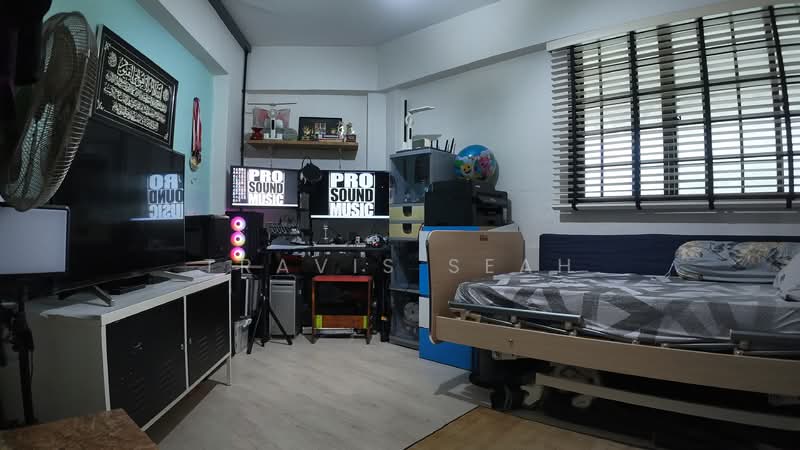 304 Serangoon Avenue 2, 304 Serangoon Avenue 2, 3 Bedrooms, 1,033 sqft, HDB Flat For Sale, by Travis Seah, 500150022 - Bedroom - PropertyGuru.com.sg