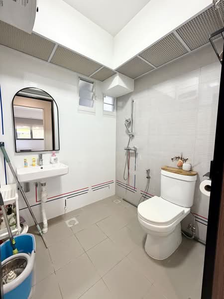 620A Tampines Street 61, 620A Tampines Street 61, 3 Bedrooms, 1,033 sqft, HDB Flat For Rent, by Ashley Chai 蔡忝玲, 500150023 - Common Toilet  - PropertyGuru.com.sg