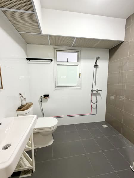 620A Tampines Street 61, 620A Tampines Street 61, 3 Bedrooms, 1,033 sqft, HDB Flat For Rent, by Ashley Chai 蔡忝玲, 500150023 - Master toilet  - PropertyGuru.com.sg