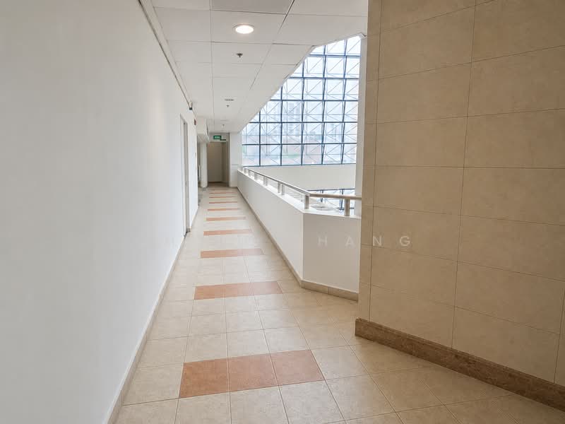 Parkway Centre, 1 Marine Parade Central, 1,042 sqft, Office For Sale, by Chloe Chang, 500150029 - Corridor - CommercialGuru.com.sg