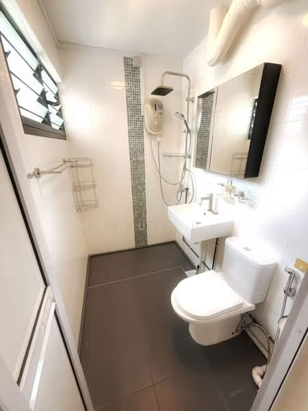 502 Hougang Avenue 8, 502 Hougang Avenue 8, Room Rental, 150 sqft, HDB Flat For Rent, by Venus Hu, 500150036 - Bathroom - PropertyGuru.com.sg