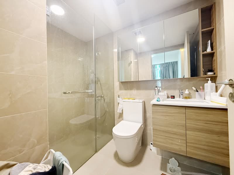 Treasure at Tampines, 57 Tampines Lane, 2 Bedrooms, 678 sqft, Condominium For Rent, by Arnold Wee, 500150064 - Bathroom - PropertyGuru.com.sg