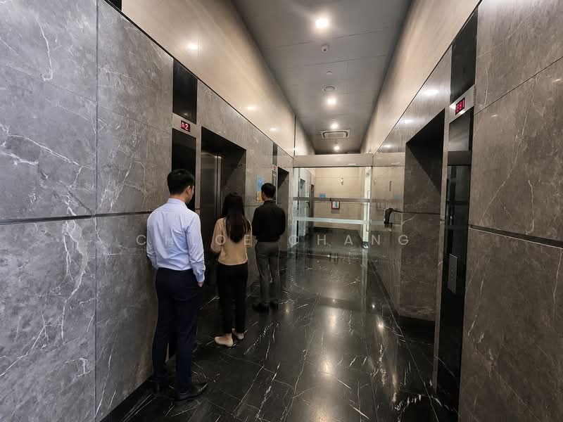 Rare Undervalued CBD Office, Education, medical clinics, at Shenton Way, Shenton Way, 1,109 sqft, Office For Sale, by Chloe Chang, 500150065 - Corridor - CommercialGuru.com.sg