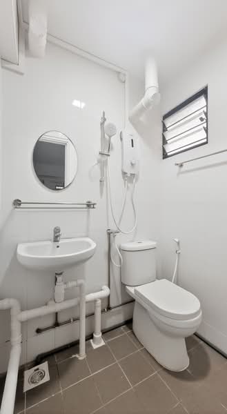 82 Bedok North Road, 82 Bedok North Road, 2 Bedrooms, 850 sqft, HDB Flat For Rent, by Ding S.Z, 500150072 - Bathroom - PropertyGuru.com.sg