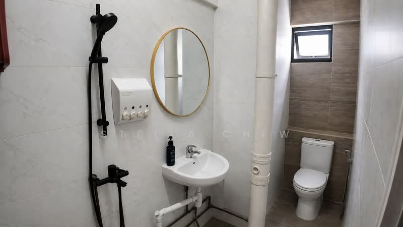 352 Bukit Batok Street 34, 352 Bukit Batok Street 34, Dairy Farm / Bukit Panjang / Choa Chu Kang, 4 Bedrooms, 1,571 sqft, HDB Flat For Sale, by Stella Chew, 500150073 - Common Bathroom - PropertyGuru.com.sg