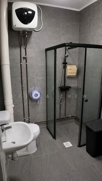 352 Bukit Batok Street 34, 352 Bukit Batok Street 34, Dairy Farm / Bukit Panjang / Choa Chu Kang, 4 Bedrooms, 1,571 sqft, HDB Flat For Sale, by Stella Chew, 500150073 - Master Bathroom - PropertyGuru.com.sg