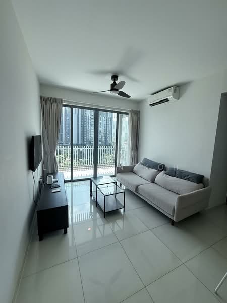 Hundred Trees, 85 West Coast Drive, 2 Bedrooms, 915 sqft, Condominium For Rent, by Lillian Koh, 500150077 - Living Room - PropertyGuru.com.sg