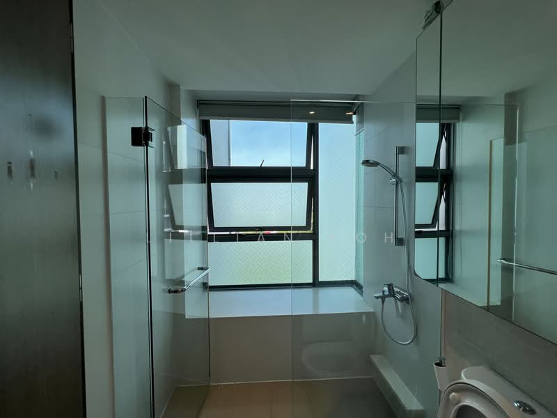 Hundred Trees, 85 West Coast Drive, 2 Bedrooms, 915 sqft, Condominium For Rent, by Lillian Koh, 500150077 - Bathroom - PropertyGuru.com.sg