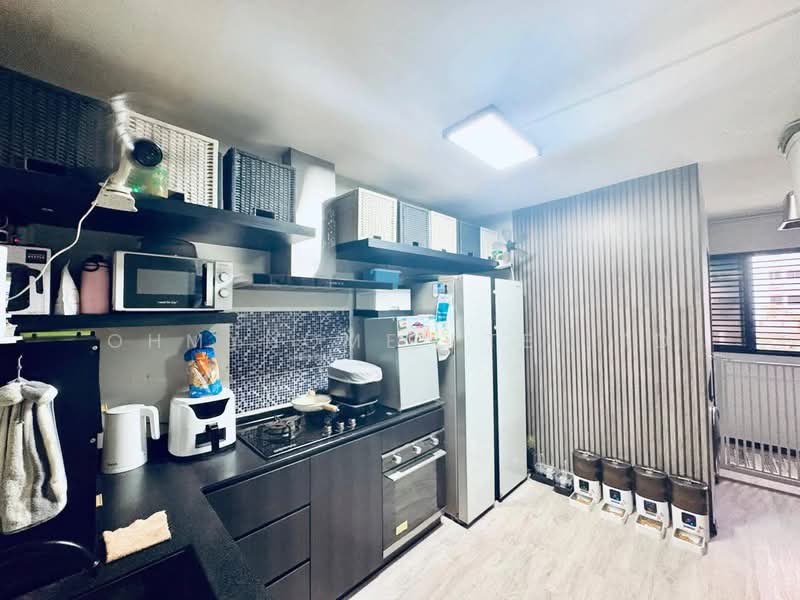 250 Jurong East Street 24, 250 Jurong East Street 24, 2 Bedrooms, 731 sqft, HDB Flat For Sale, by STEVEN NG, 500150085 - Kitchen - PropertyGuru.com.sg