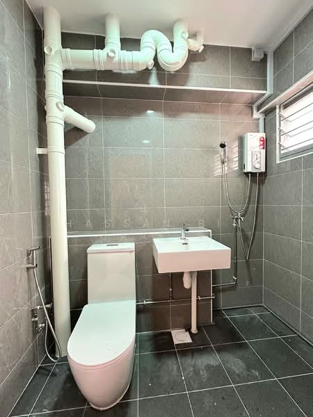 401 Woodlands Street 41, 401 Woodlands Street 41, 3 Bedrooms, 1,140 sqft, HDB Flat For Rent, by Hassan Bin Jaafar, 500150088 - Bathroom - PropertyGuru.com.sg