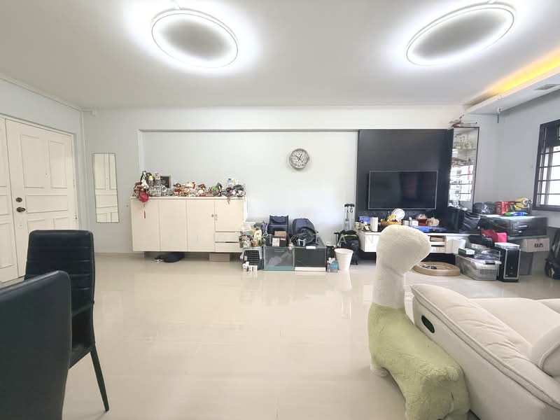 277 Toh Guan Road, 277 Toh Guan Road, 3 Bedrooms, 1,087 sqft, HDB Flat For Sale, by Nigel Tan, 500150089 - Living Room - PropertyGuru.com.sg