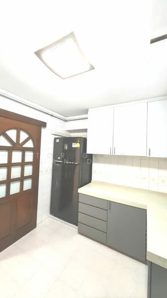 135 Jalan Bukit Merah, 135 Jalan Bukit Merah, 3 Bedrooms, 1,291 sqft, HDB Flat For Rent, by Tor Geok Lan Dores, 500150095 - Kitchen - PropertyGuru.com.sg