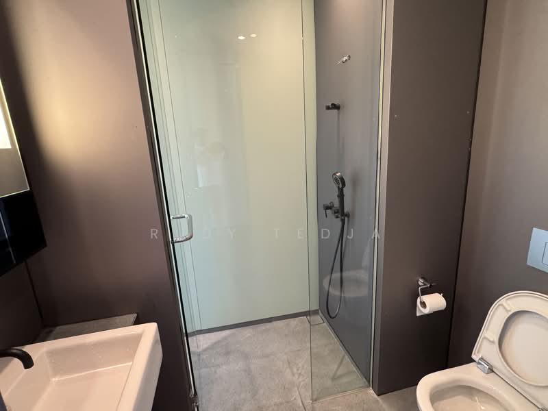 Martin No 38, 38 Martin Road, 2 Bedrooms, 1,129 sqft, Apartment For Sale, by Rudy Tedja, 500150096 - Bathroom - PropertyGuru.com.sg