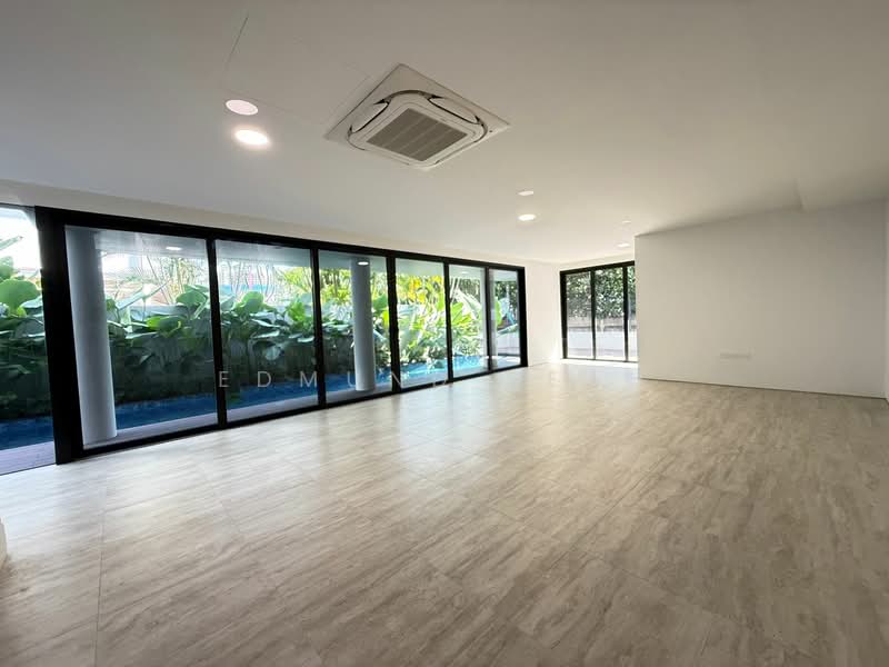 ★ Brand New ★ Bespoke Luxury Landed Homes ★ 1km - Henry Park Pri School ★, Mount Sinai Estate | 1km - Henry Park Pri School, 5 Bedrooms, 12,110 sqft, Detached House For Sale, by Edmund Seah, 500150098 - Living Room - PropertyGuru.com.sg