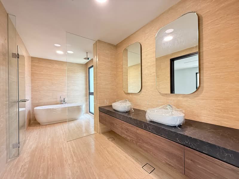 ★ Brand New ★ Bespoke Luxury Landed Homes ★ 1km - Henry Park Pri School ★, Mount Sinai Estate | 1km - Henry Park Pri School, 5 Bedrooms, 12,110 sqft, Detached House For Sale, by Edmund Seah, 500150098 - Bathroom - PropertyGuru.com.sg