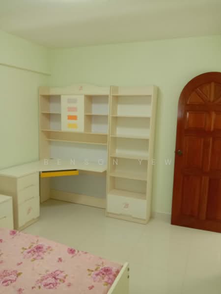 528 Jurong West Street 52, 528 Jurong West Street 52, 2 Bedrooms, 720 sqft, HDB Flat For Sale, by Benson Yew, 500150111 - Bedroom - PropertyGuru.com.sg