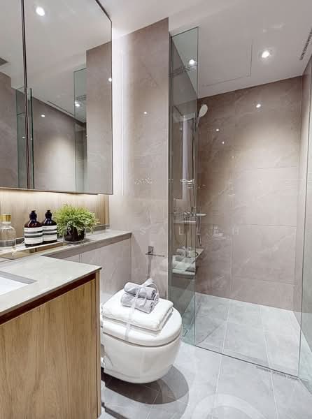 Pinetree Hill, 32 Pine Grove, 2 Bedrooms, 700 sqft, Condominium For Sale, by Ros Salleh, 500150130 - Bathroom - PropertyGuru.com.sg
