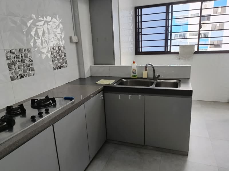237 Tampines Street 21, 237 Tampines Street 21, 2 Bedrooms, 785 sqft, HDB Flat For Rent, by Les Lee, 500150142 - Kitchen - PropertyGuru.com.sg