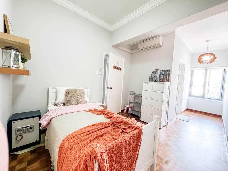 Opera Estate, Jalan Bangsawan, Room Rental, 150 sqft, Terraced House For Rent, by Karen Tan, 500150161 - Bedroom - PropertyGuru.com.sg