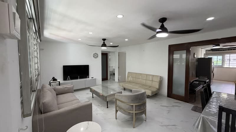 121 Yishun Street 11, 121 Yishun Street 11, 3 Bedrooms, 1,033 sqft, HDB Flat For Sale, by Aida Talib, 500150172 - Living Room - PropertyGuru.com.sg