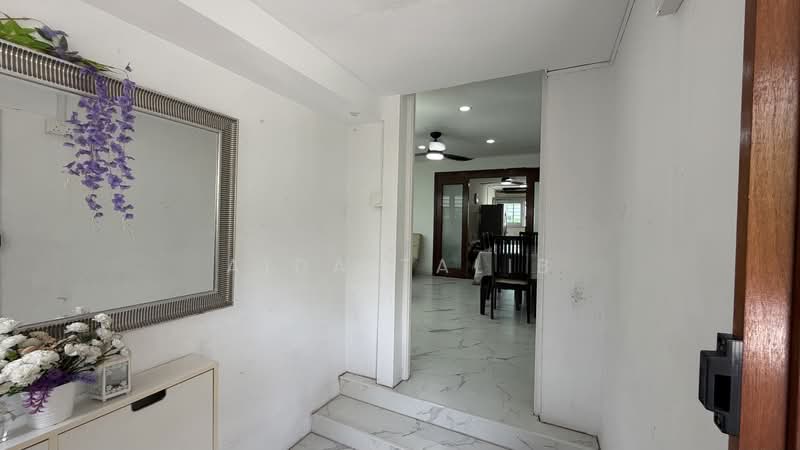 121 Yishun Street 11, 121 Yishun Street 11, 3 Bedrooms, 1,033 sqft, HDB Flat For Sale, by Aida Talib, 500150172 - Entrance - PropertyGuru.com.sg