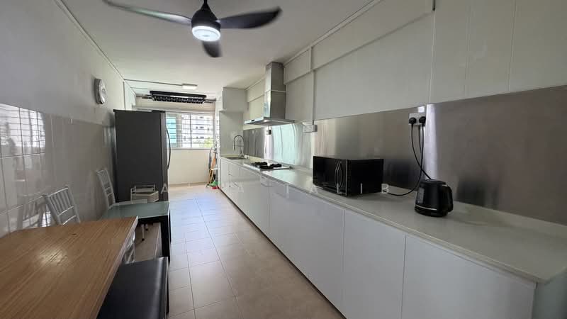 121 Yishun Street 11, 121 Yishun Street 11, 3 Bedrooms, 1,033 sqft, HDB Flat For Sale, by Aida Talib, 500150172 - Kitchen - PropertyGuru.com.sg