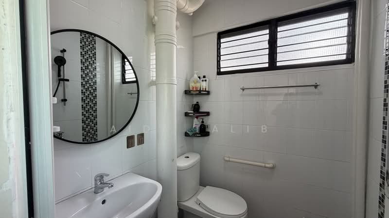 121 Yishun Street 11, 121 Yishun Street 11, 3 Bedrooms, 1,033 sqft, HDB Flat For Sale, by Aida Talib, 500150172 - Bathroom - PropertyGuru.com.sg