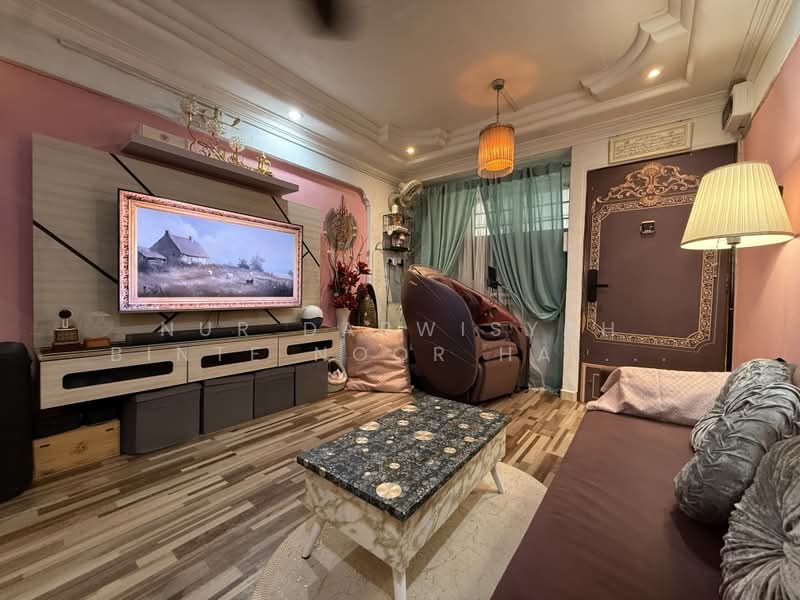 534 Jurong West Street 52, 534 Jurong West Street 52, 2 Bedrooms, 721 sqft, HDB Flat For Sale, by Nur Darwisyah Binte Noor Haidi (Wiwi), 500150175 - Living Room - PropertyGuru.com.sg