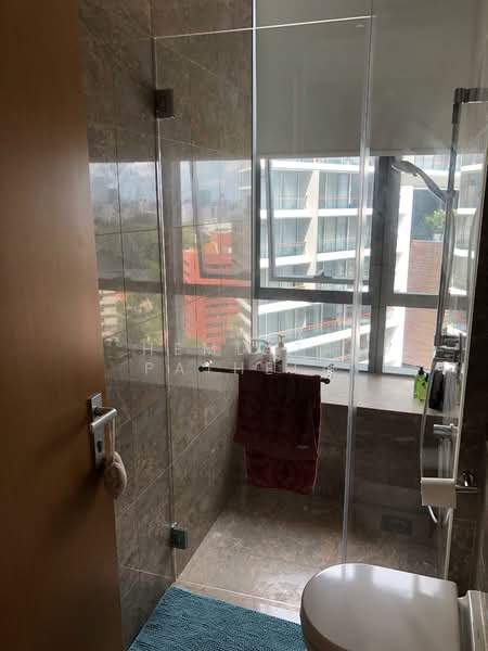 Helios Residences, 17 Cairnhill Circle, 2 Bedrooms, 1,281 sqft, Condominium For Rent, by Hemlata Pathela, 500150180 - Bathroom - PropertyGuru.com.sg