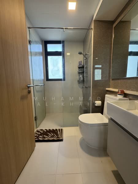Twin Fountains, 11 Woodlands Avenue 6, 3 Bedrooms, 1,055 sqft, Condominium For Sale, by Muhammad Al-Khair, 500150186 - Master Bathroom - PropertyGuru.com.sg