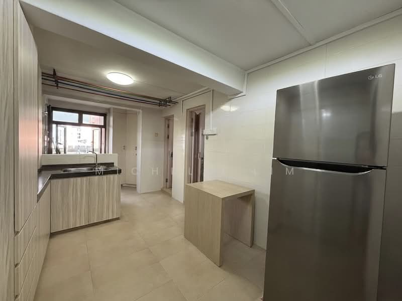 18 Bedok South Road, 18 Bedok South Road, 2 Bedrooms, 700 sqft, HDB Flat For Rent, by Michelle Lim, 500150192 - Kitchen - PropertyGuru.com.sg