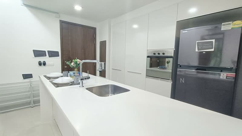 One-North Residences, 7 One-North Gateway, Room Rental, 200 sqft, Apartment For Rent, by Bennedict Tan, 500150194 - Kitchen - PropertyGuru.com.sg