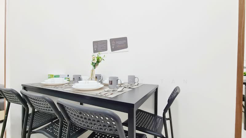 One-North Residences, 7 One-North Gateway, Room Rental, 200 sqft, Apartment For Rent, by Bennedict Tan, 500150194 - Dining Room - PropertyGuru.com.sg