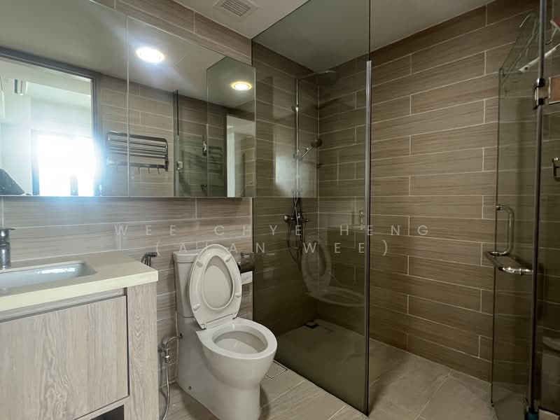Kingsford Waterbay, 64 Upper Serangoon View, 2 Bedrooms, 721 sqft, Condominium For Rent, by Wee Chye Heng (Alan Wee), 500150197 - Bathroom - PropertyGuru.com.sg