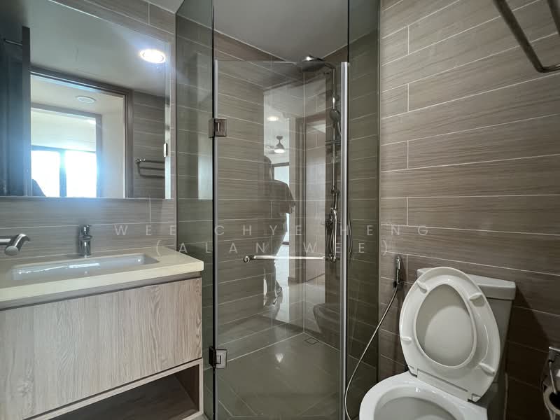 Kingsford Waterbay, 64 Upper Serangoon View, 2 Bedrooms, 721 sqft, Condominium For Rent, by Wee Chye Heng (Alan Wee), 500150197 - Bathroom - PropertyGuru.com.sg