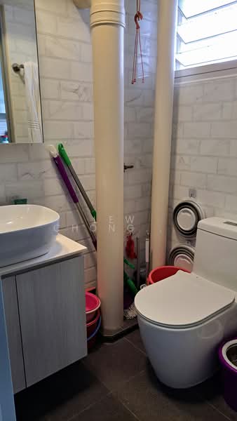 101D Punggol Field, 101D Punggol Field, Room Rental, 120 sqft, HDB Flat For Rent, by Lew Chong Yit, 500150202 - Bathroom - PropertyGuru.com.sg