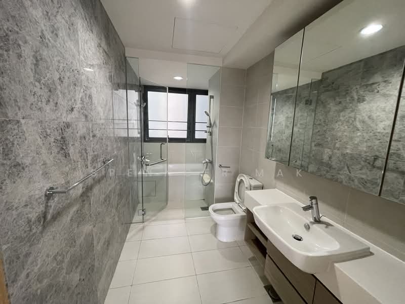 The Lakefront Residences, 46 Lakeside Drive, 4 Bedrooms, 1,389 sqft, Condominium For Rent, by Spenncer Mak, 500150203 - Bathroom - PropertyGuru.com.sg