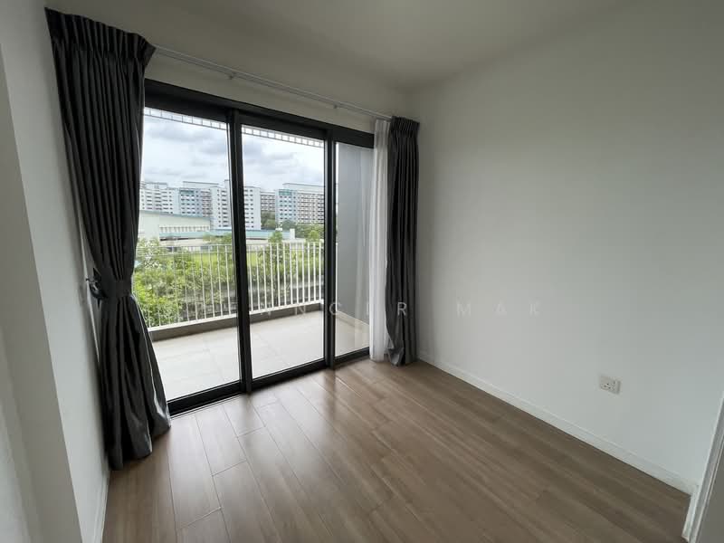 The Lakefront Residences, 46 Lakeside Drive, 4 Bedrooms, 1,389 sqft, Condominium For Rent, by Spenncer Mak, 500150203 - Balcony - PropertyGuru.com.sg