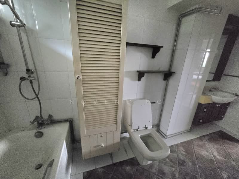 Hillcrest Arcadia, 251 Arcadia Road, 3 Bedrooms, 1,905 sqft, Condominium For Rent, by Novene Ng, 500150207 - Bathroom - PropertyGuru.com.sg